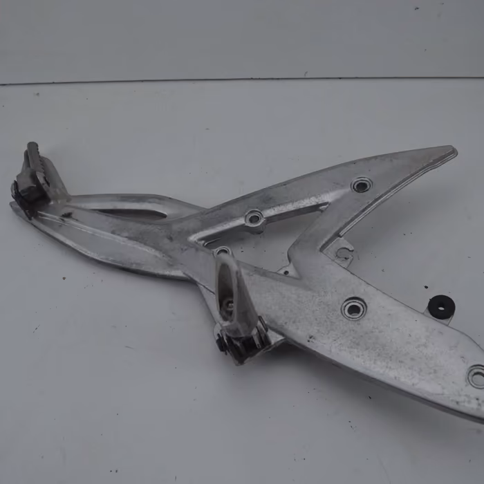 Repose-pied droit er6 n de 2006 a 2008 kawasaki