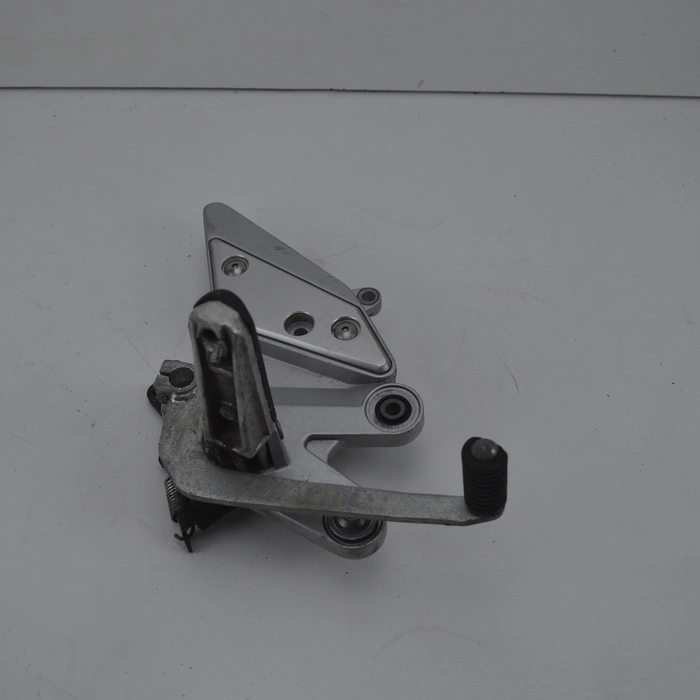 Estribera derecha Yamaha FZ6 2004-2006
