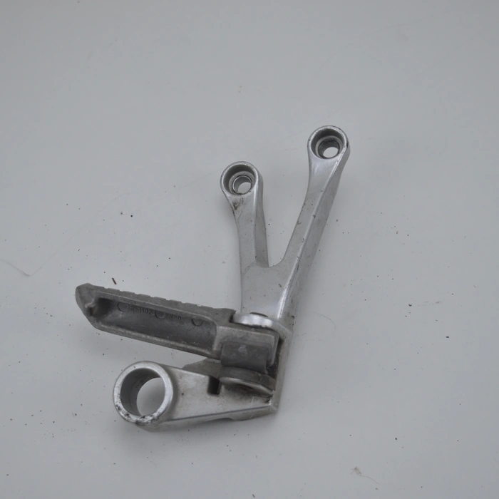 Estribera pasajero derecha Kawasaki ZX6R 1998 600cc