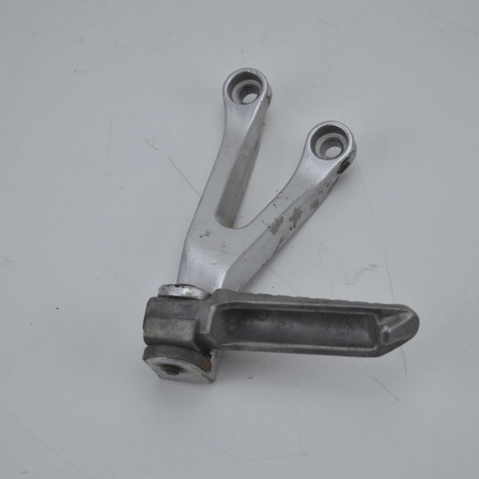 Estribera pasajero derecha Kawasaki ZX6R 1998-1999