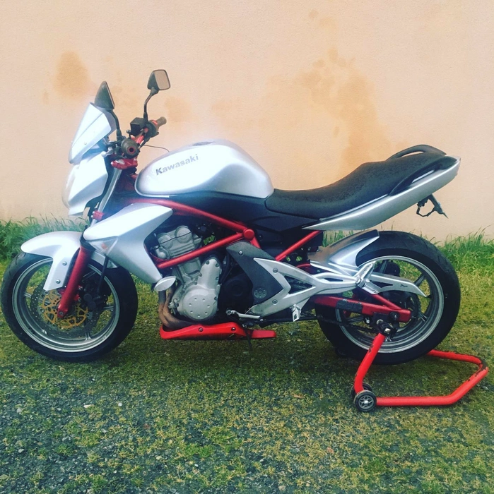 Kawasaki ER6-N grigia 2006