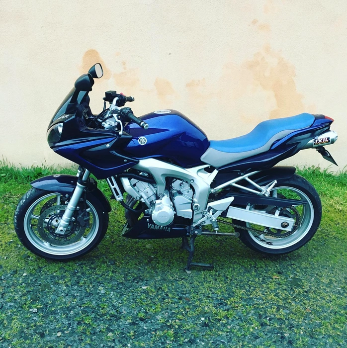Yamaha FZ6 Fazer 600 2006 blu